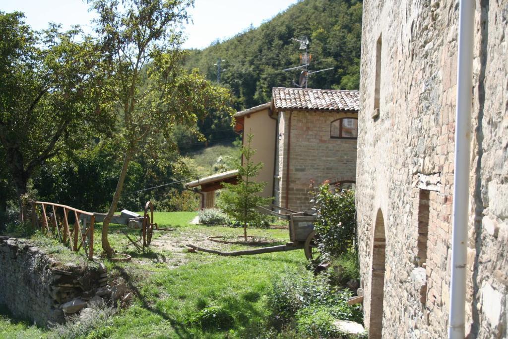 Gasthaus Agriturismo Ca' Montioni Mercatello sul Metauro Exterior foto